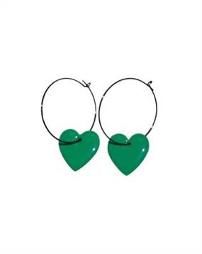 Køb øreringe med hjertevedhæng i grøn